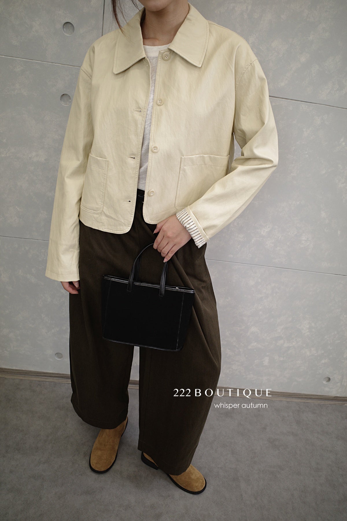16a30 Leather jacket with Peter Pan collar and buttoned sleeves