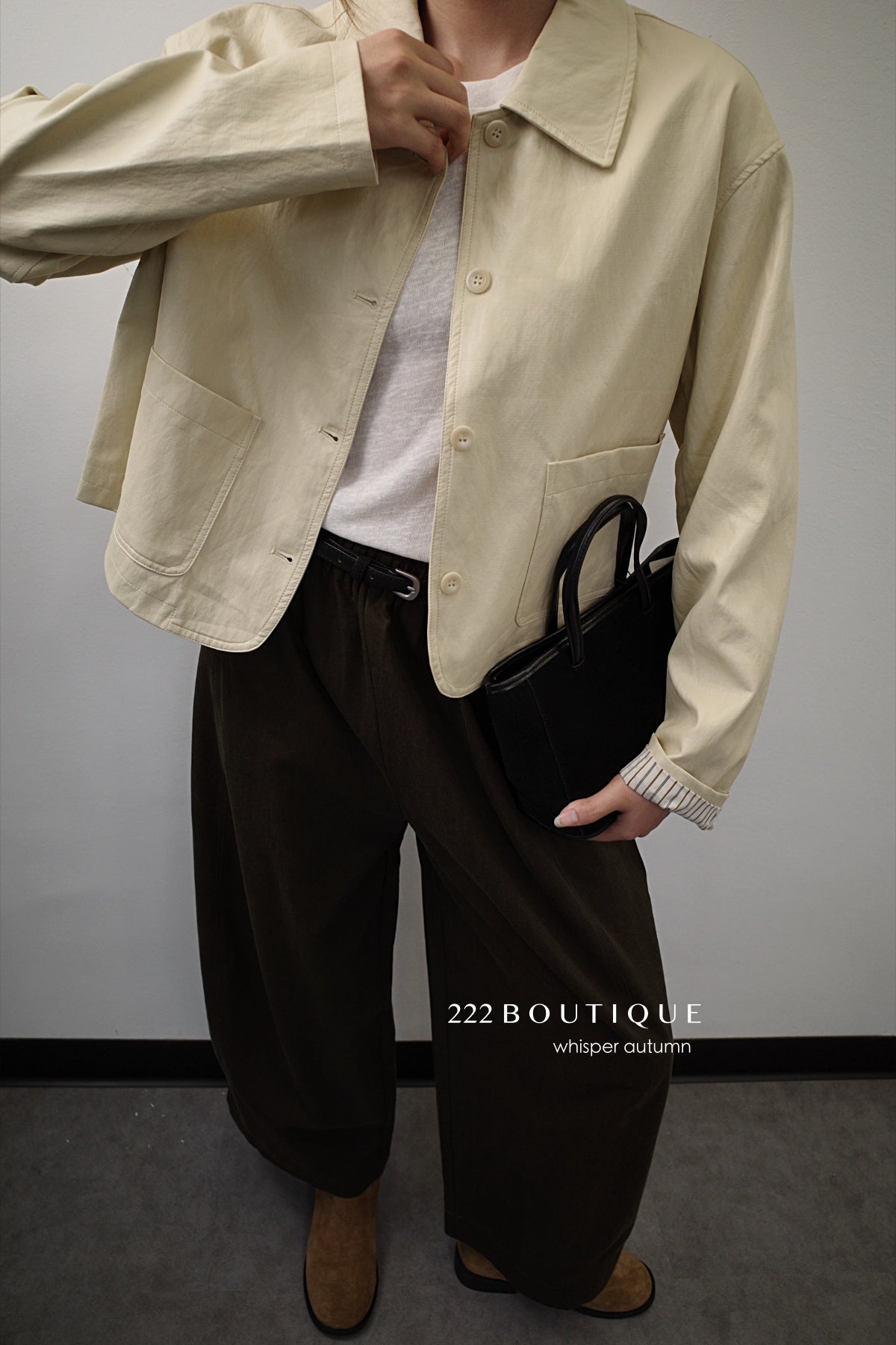 16a30 Leather jacket with Peter Pan collar and buttoned sleeves