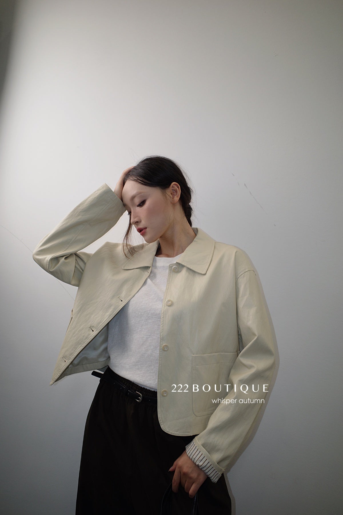 16a30 Leather jacket with Peter Pan collar and buttoned sleeves