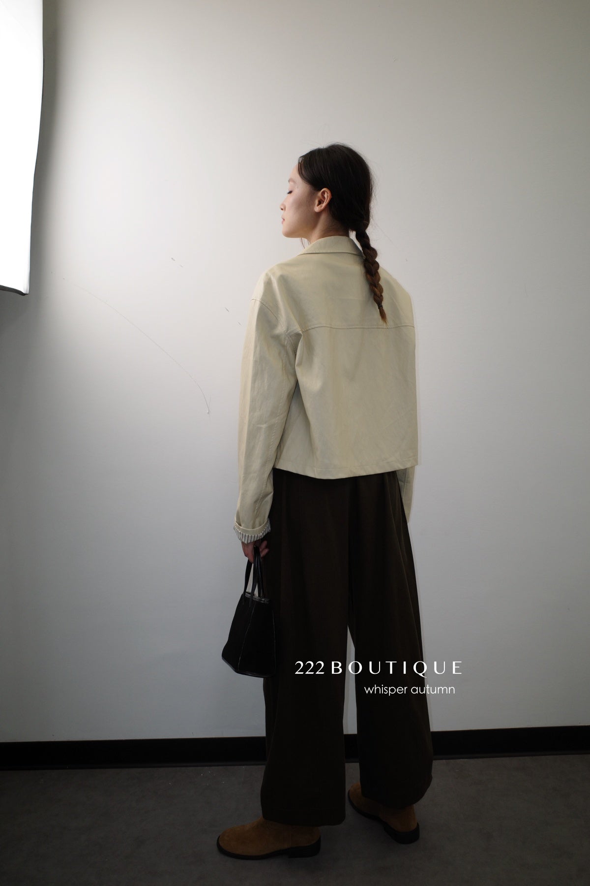 16a30 Leather jacket with Peter Pan collar and buttoned sleeves
