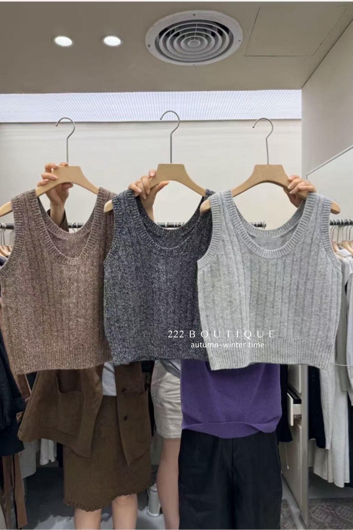 17a115 Basic cashmere gilet