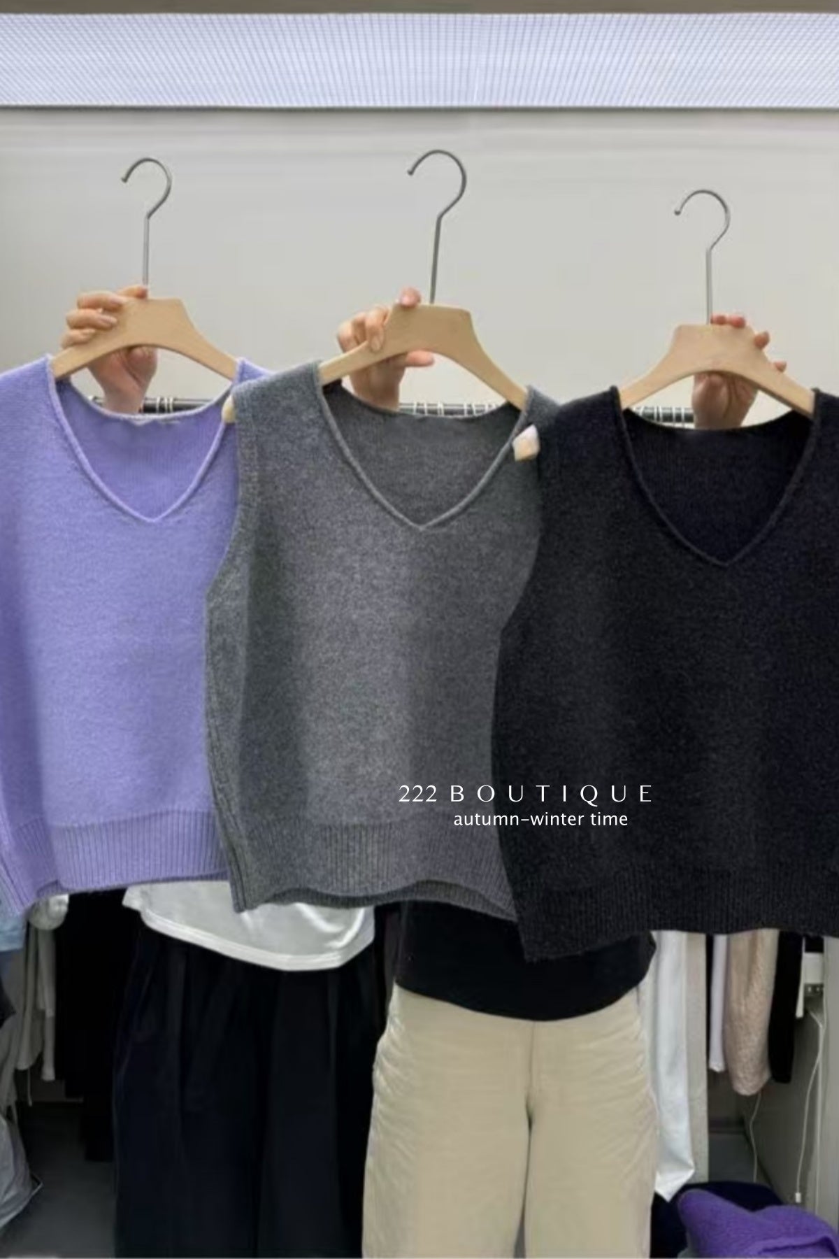 17a116 Basic V-neck cashmere knit vest – 222 Boutique