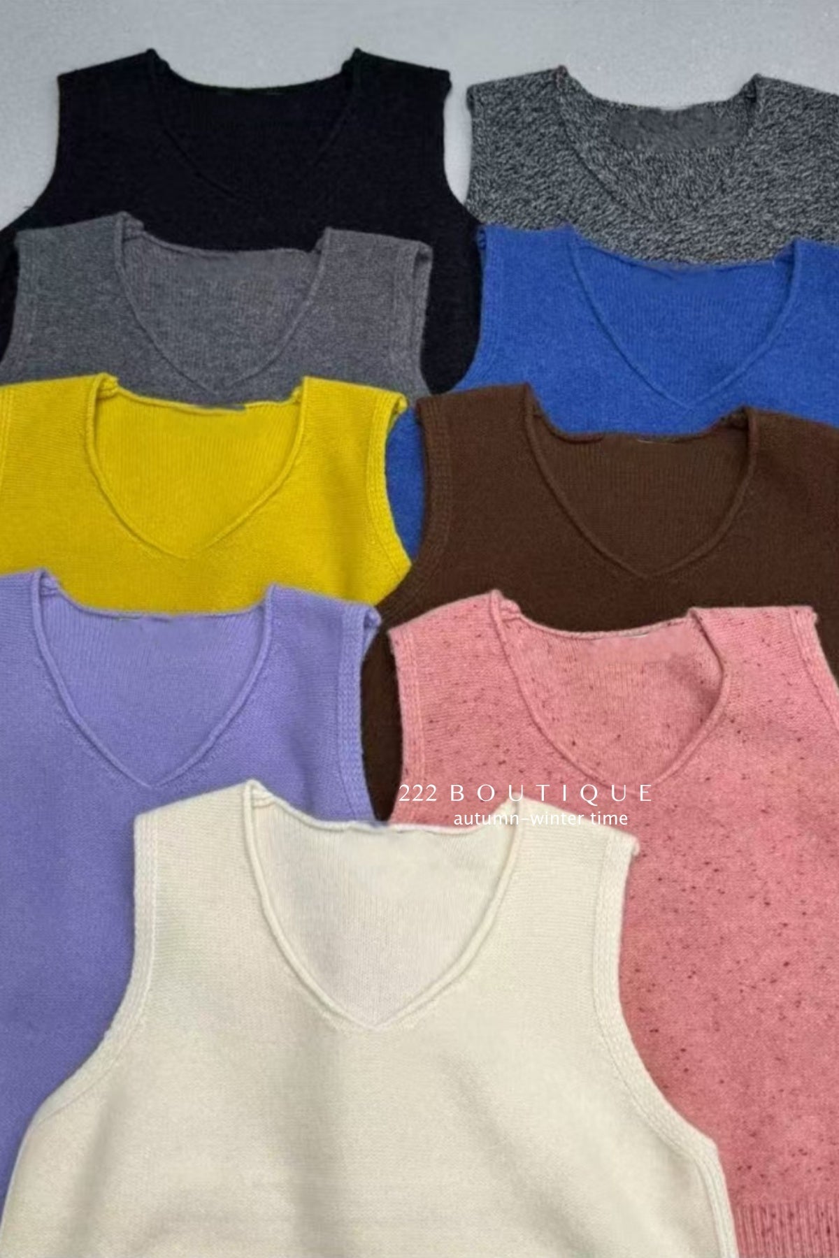 17a116 Basic V-neck cashmere knit vest