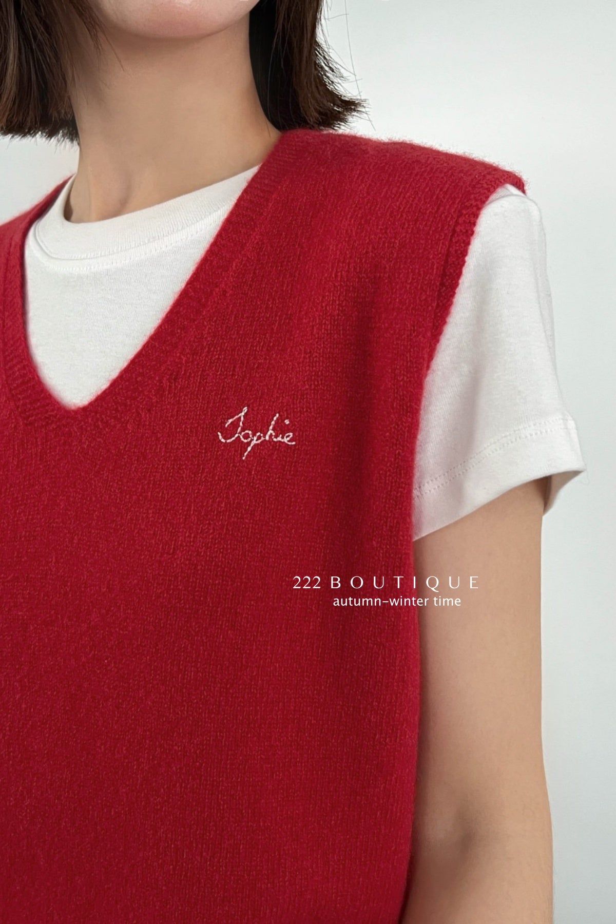 17a35 Basic cashmere knit vest with chest lettering