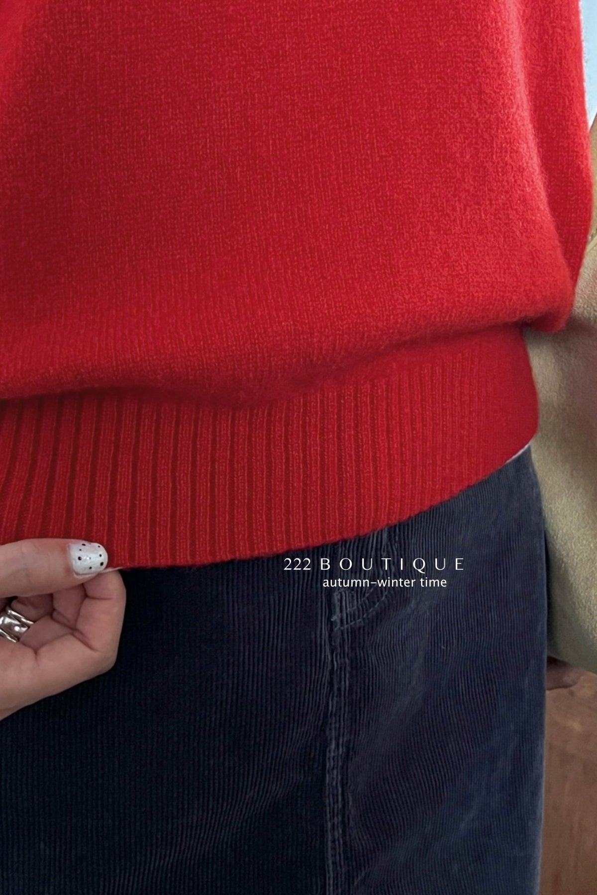 17a35 Basic cashmere knit vest with chest lettering