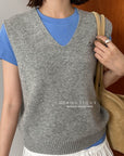 17a35 Basic cashmere knit vest with chest lettering