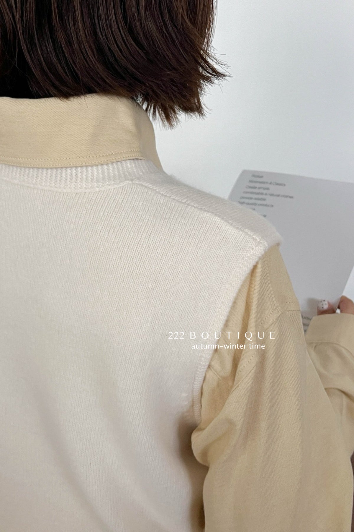 17a35 Basic cashmere knit vest with chest lettering