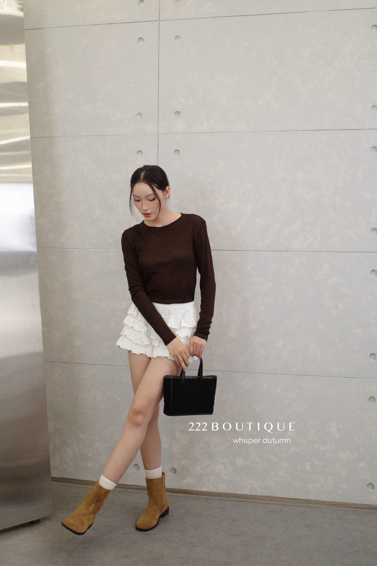 16a79 + 16q12 Set – Lightweight long-sleeve top &amp;amp; Textured lace-hem skirt