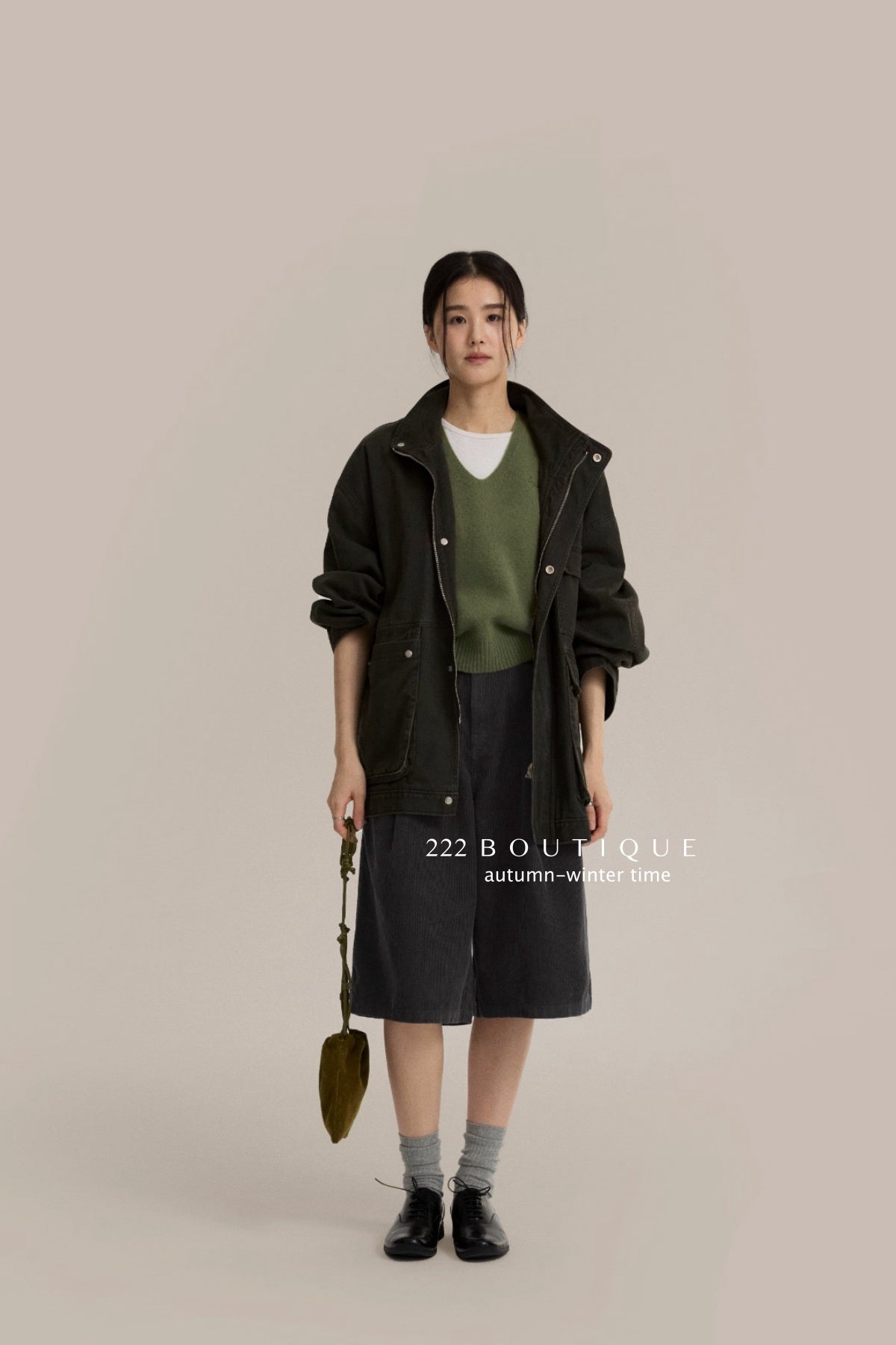 17a35 Basic cashmere knit vest with chest lettering