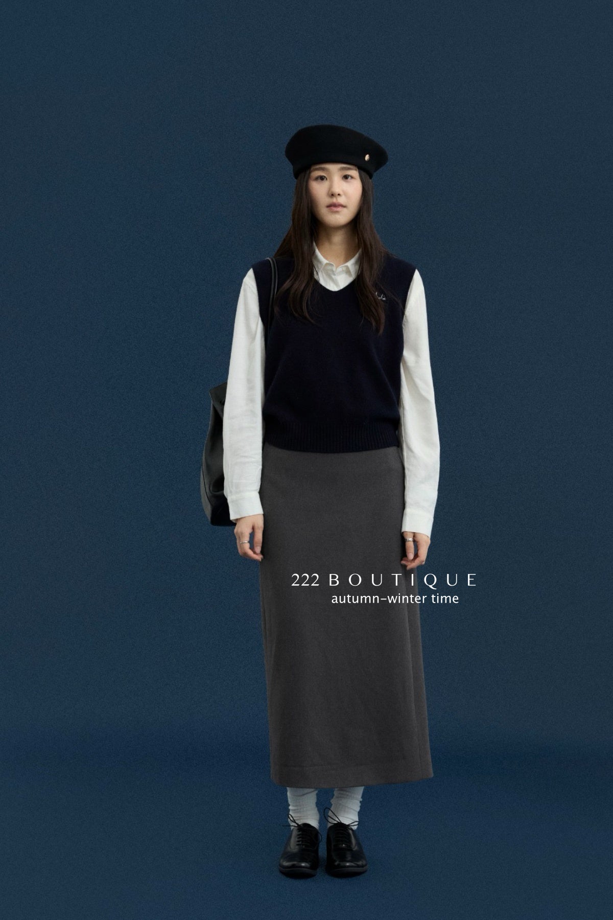 17a35 Basic cashmere knit vest with chest lettering