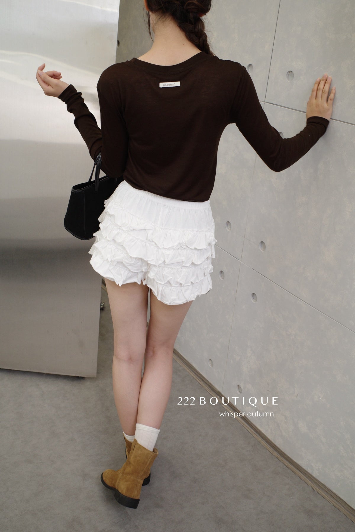16a79 + 16q12 Set – Lightweight long-sleeve top &amp;amp; Textured lace-hem skirt