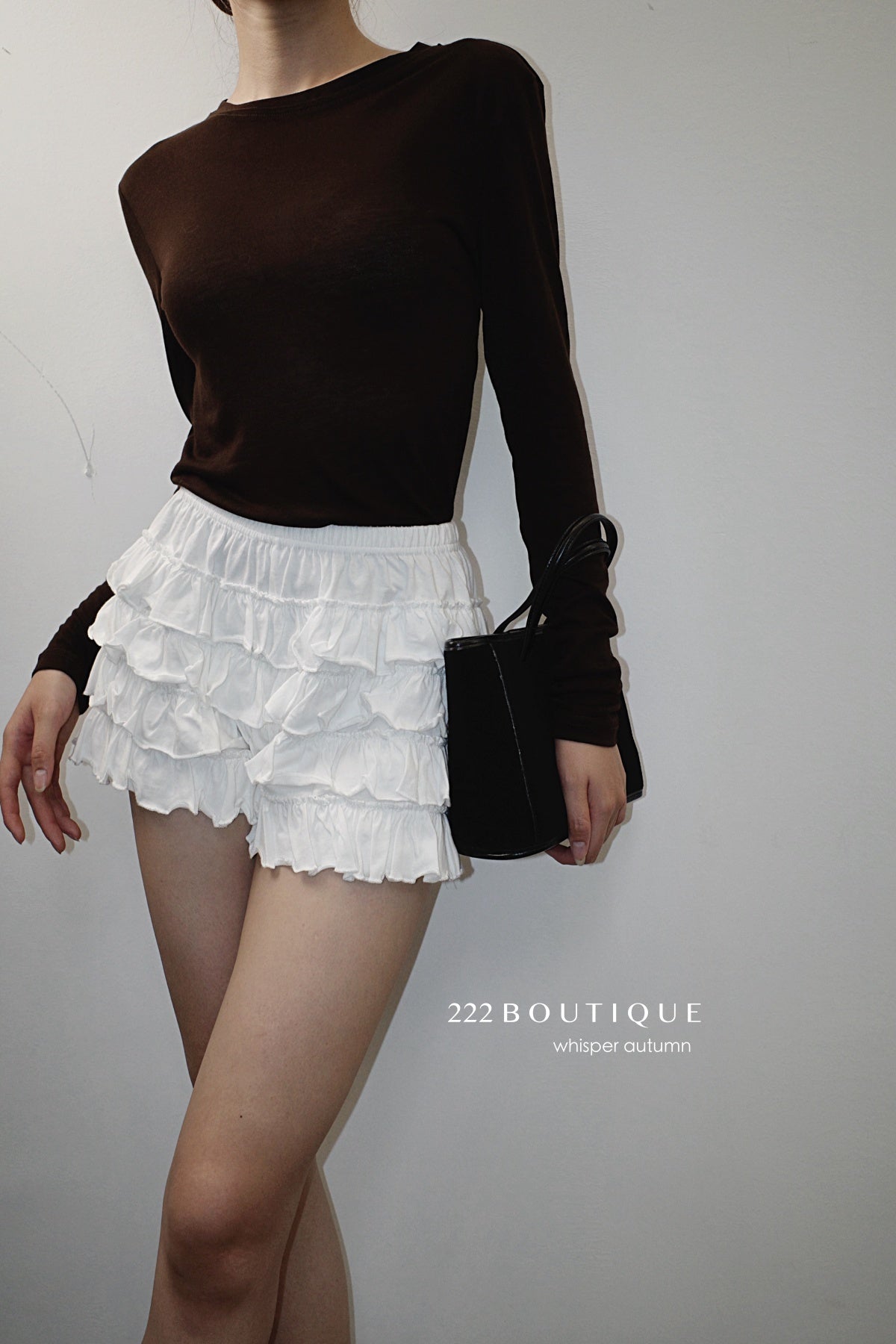 16a79 + 16q12 Set – Lightweight long-sleeve top &amp;amp; Textured lace-hem skirt