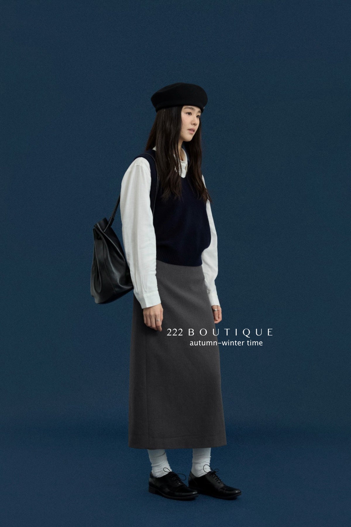 17a35 Basic cashmere knit vest with chest lettering