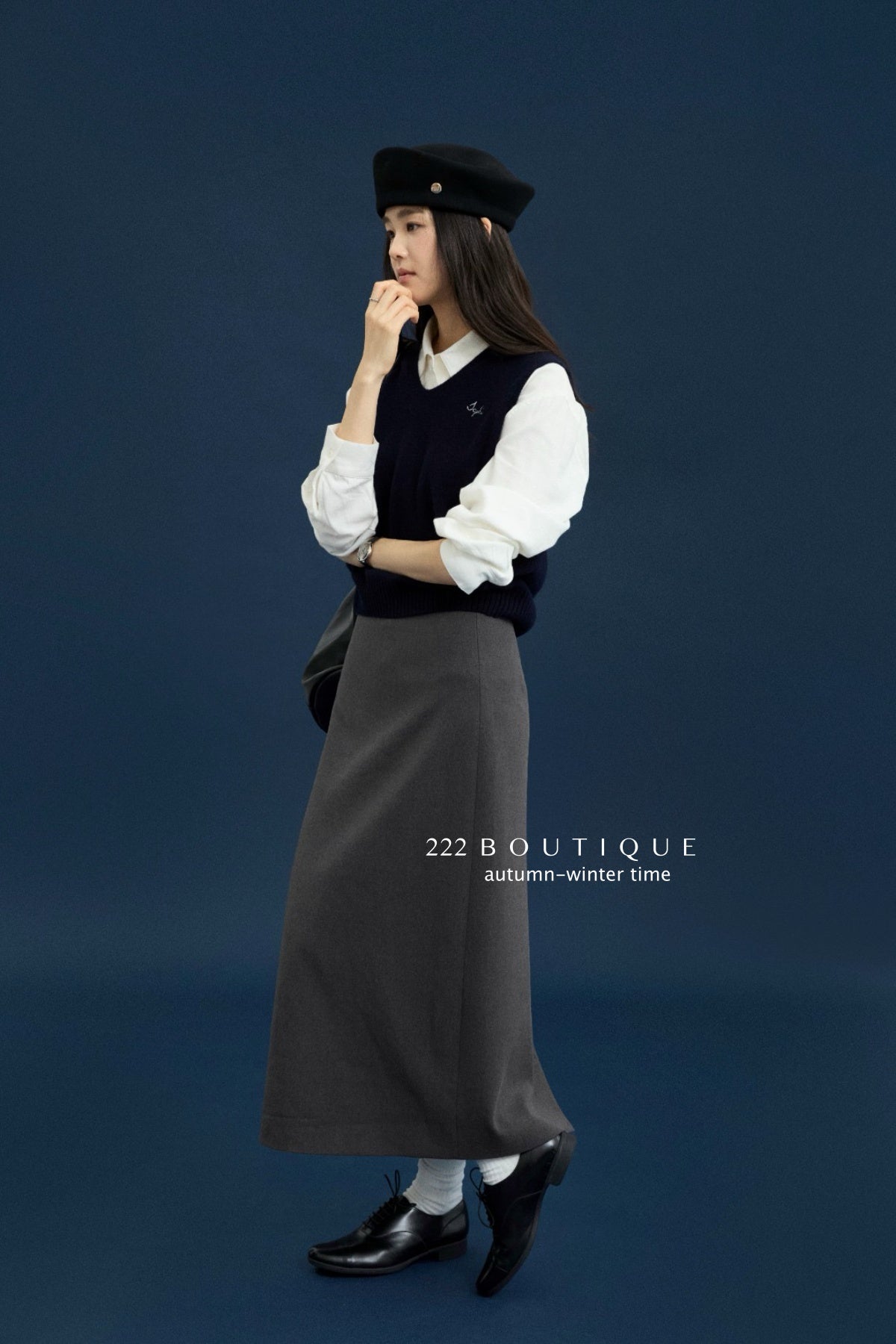 17a35 Basic cashmere knit vest with chest lettering