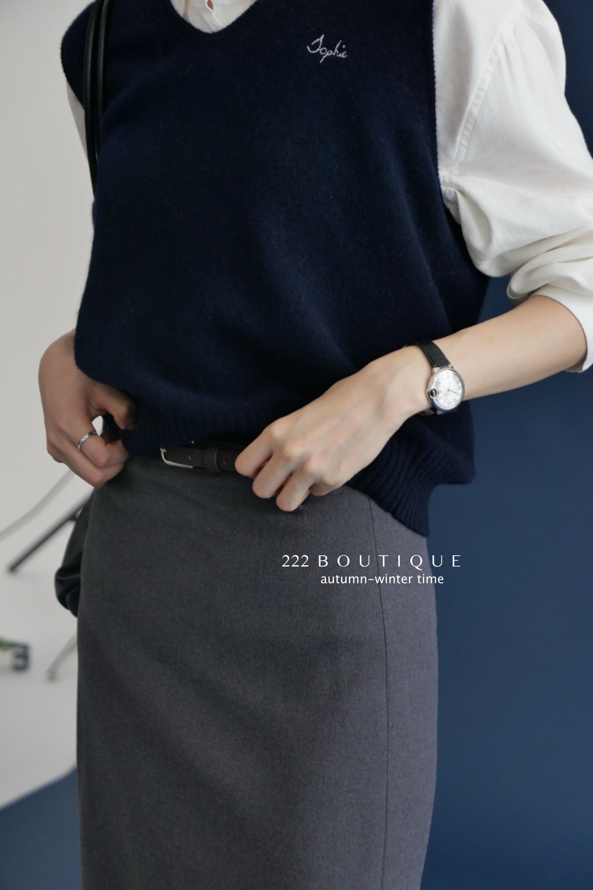 17a35 Basic cashmere knit vest with chest lettering