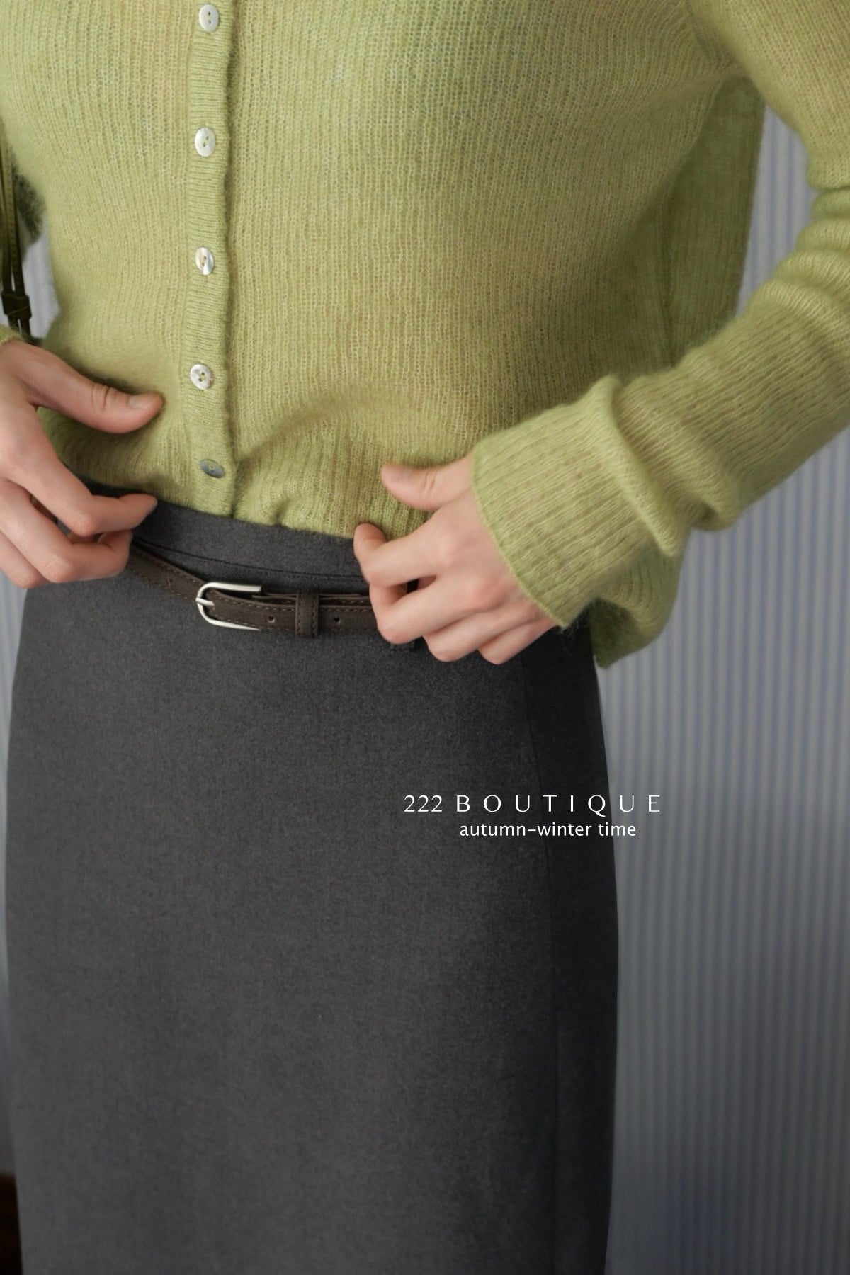 17v12 Poly pencil midi skirt