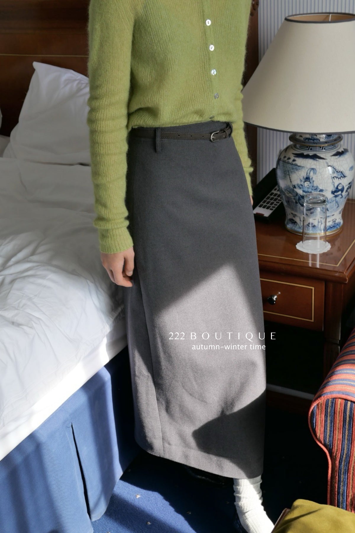 17v12 Poly pencil midi skirt