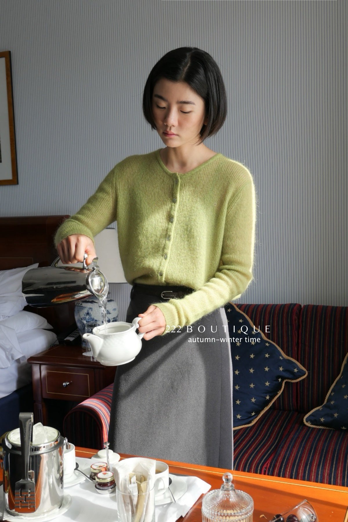 17v12 Poly pencil midi skirt