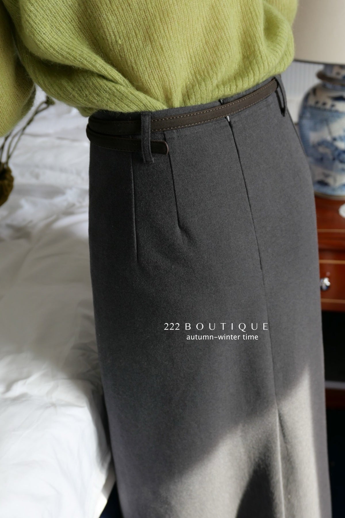 17v12 Poly pencil midi skirt