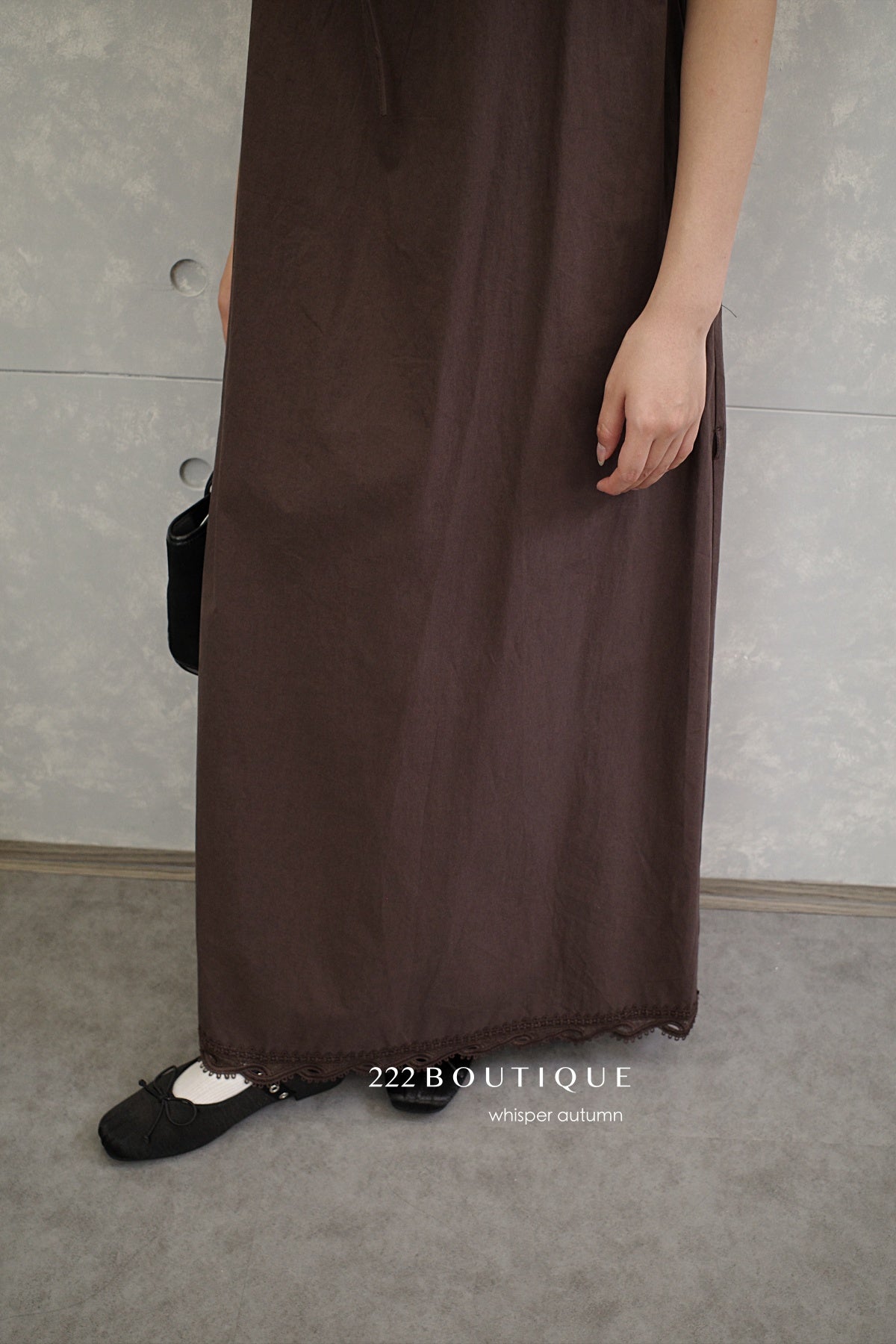 15v16 Textured pinafore dress with lace hem