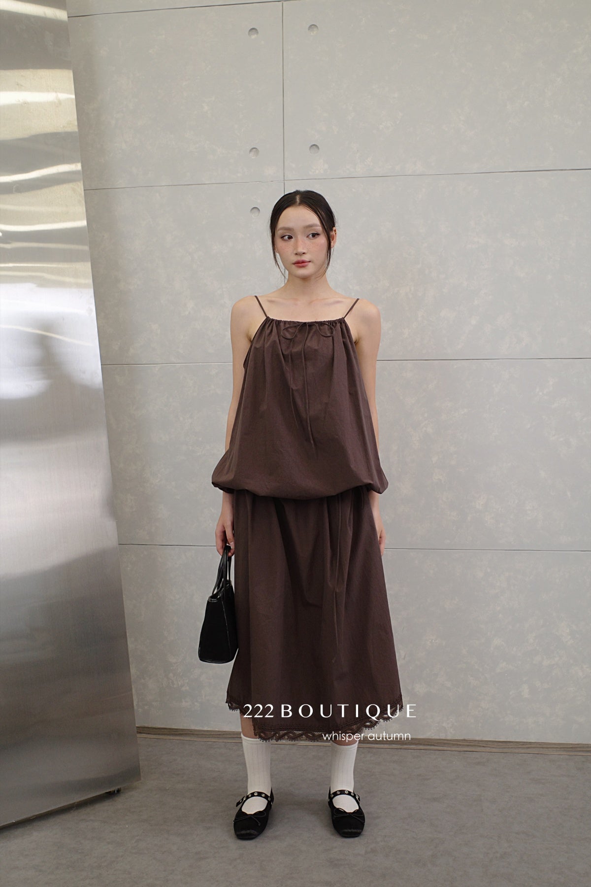 15v16 Textured pinafore dress with lace hem