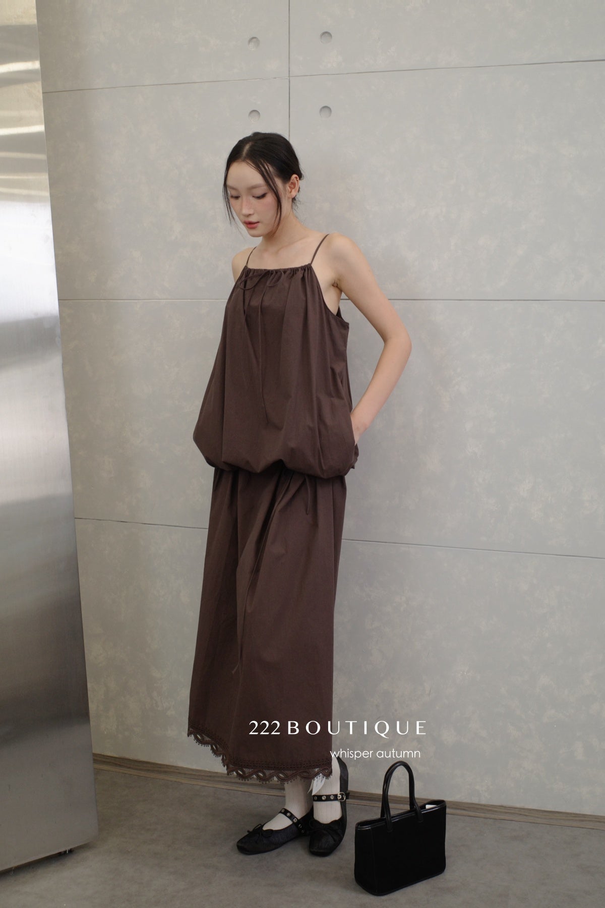 15v16 Textured pinafore dress with lace hem