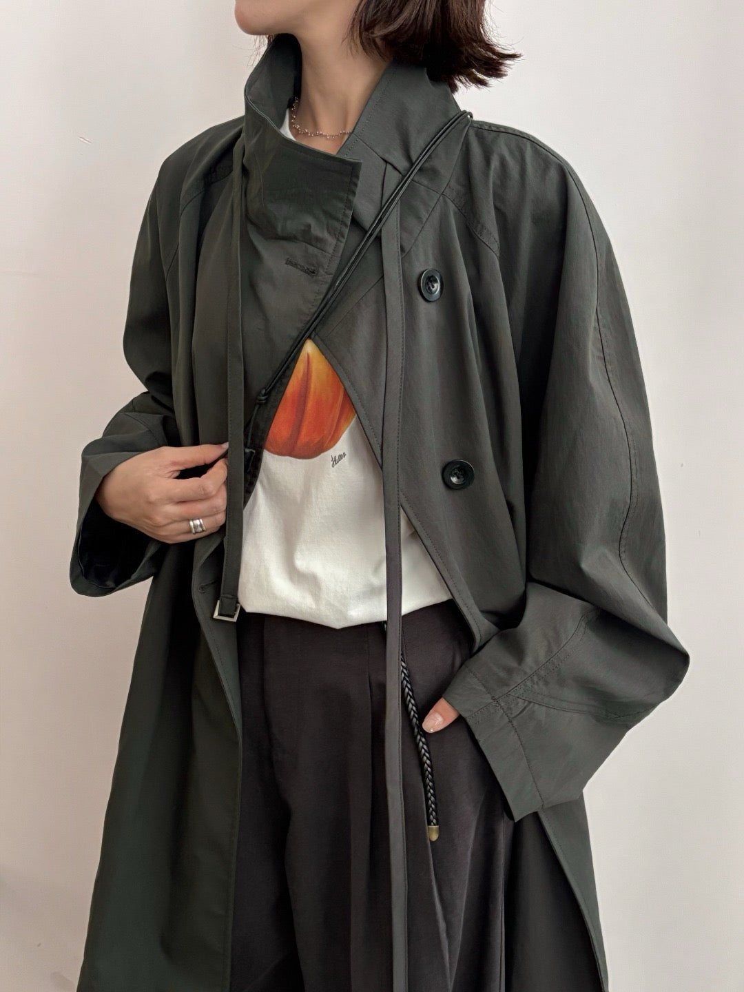 17a33 Trench coat with stand collar