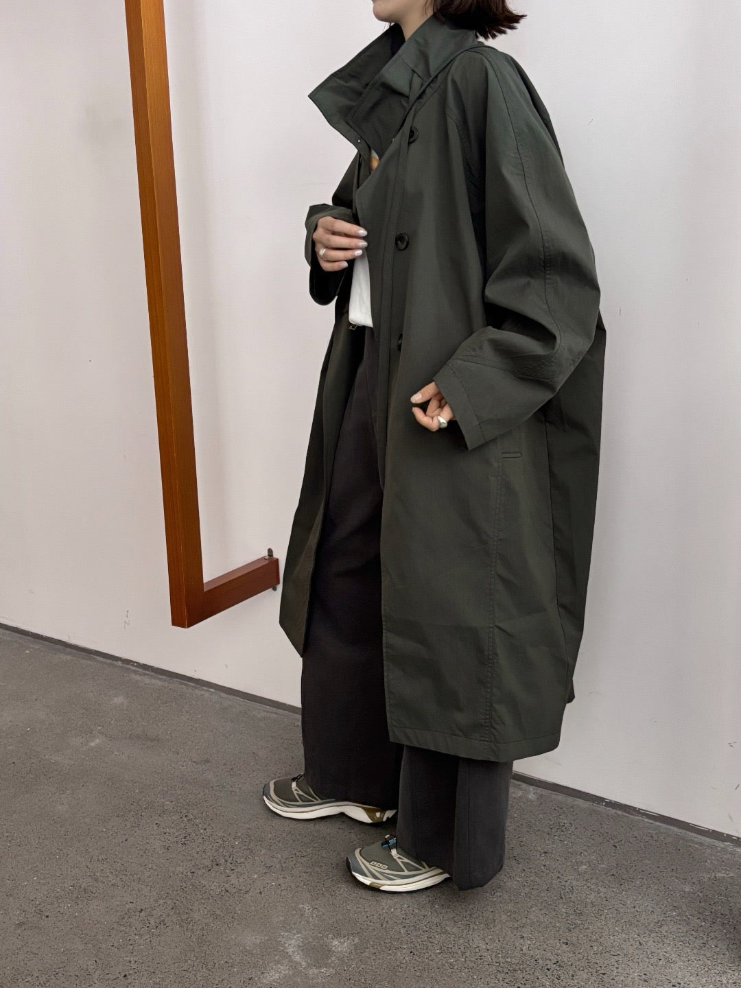 17a33 Trench coat with stand collar