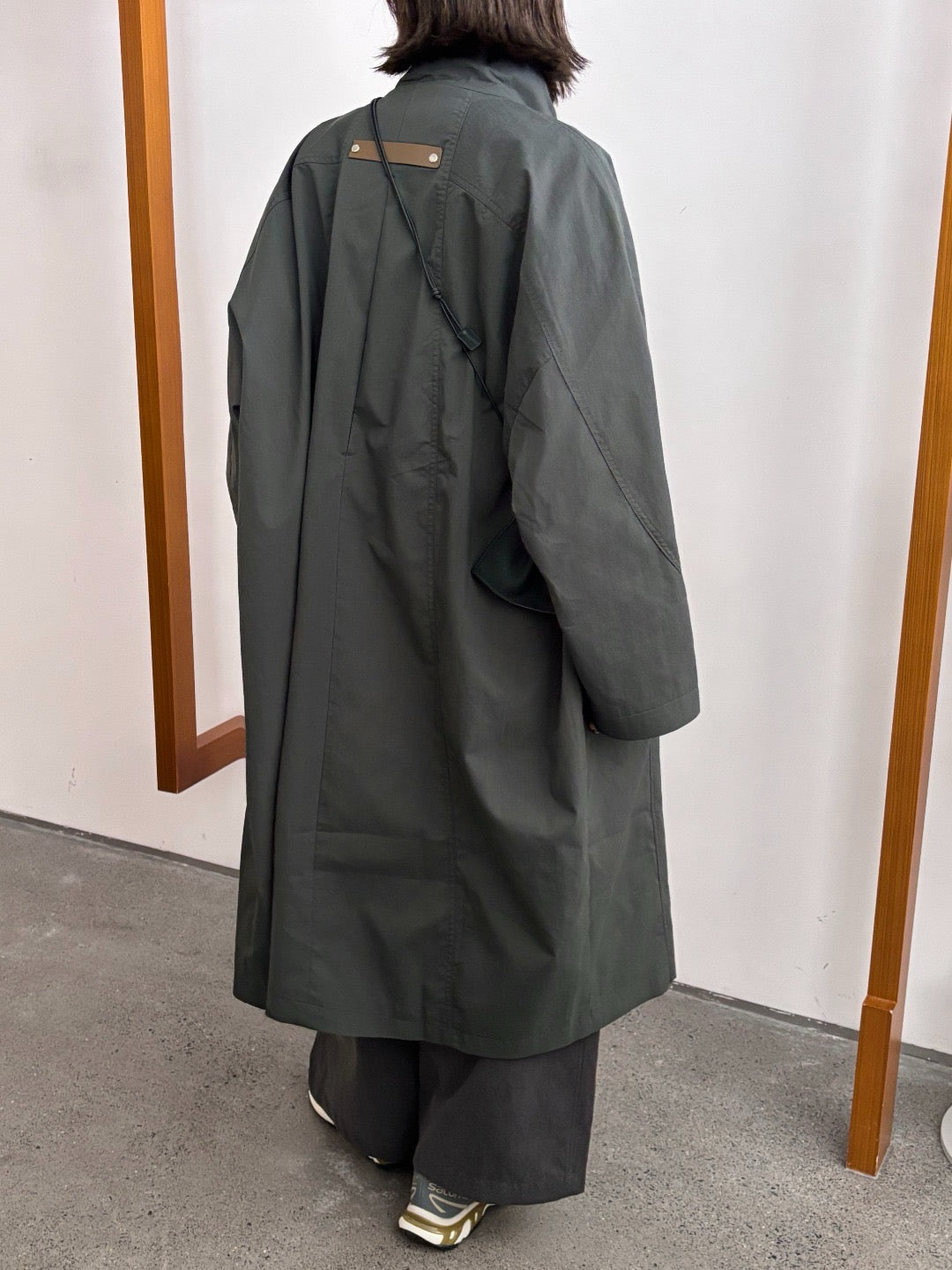17a33 Trench coat with stand collar