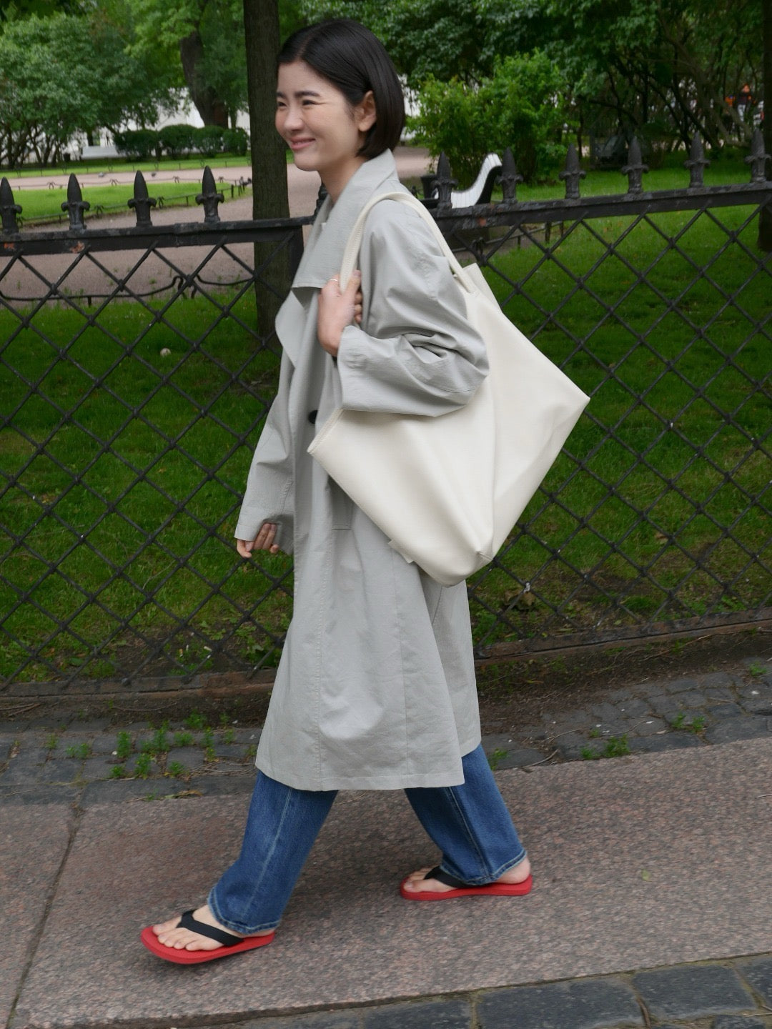 17a33 Trench coat with stand collar