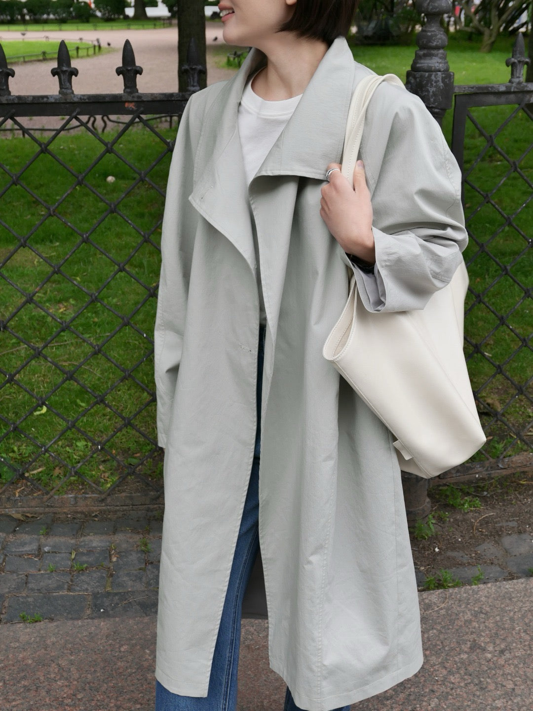 17a33 Trench coat with stand collar