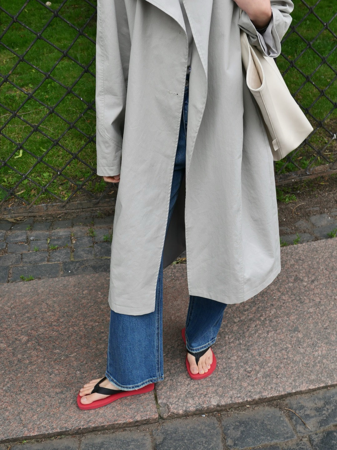 17a33 Trench coat with stand collar