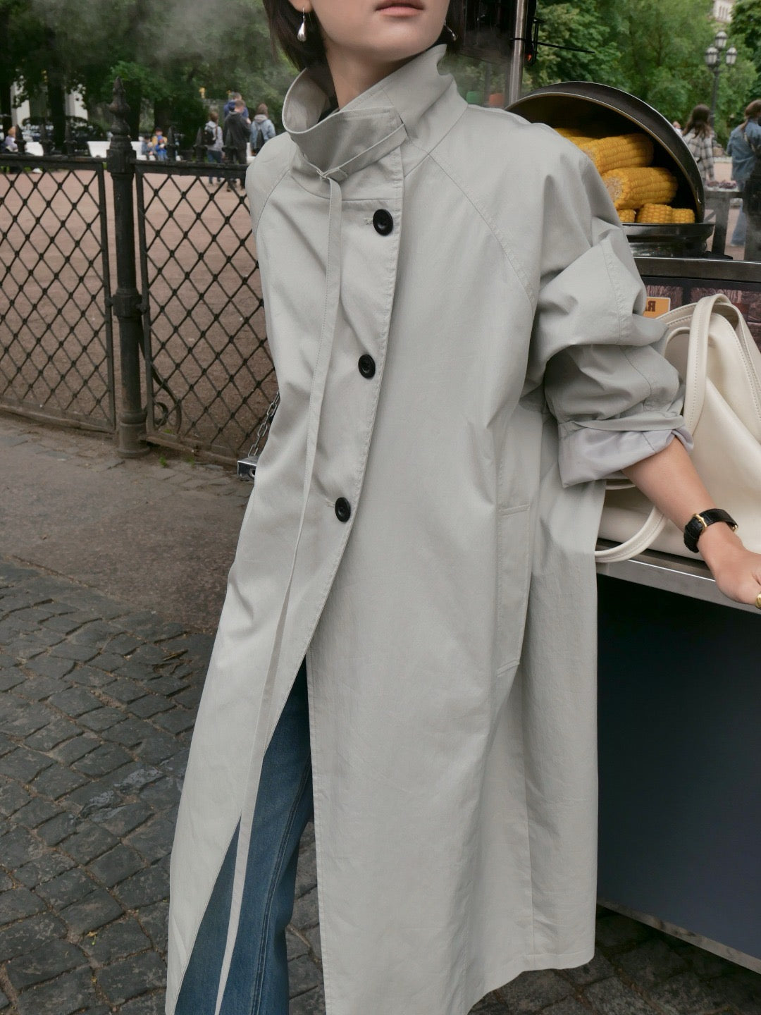 17a33 Trench coat with stand collar