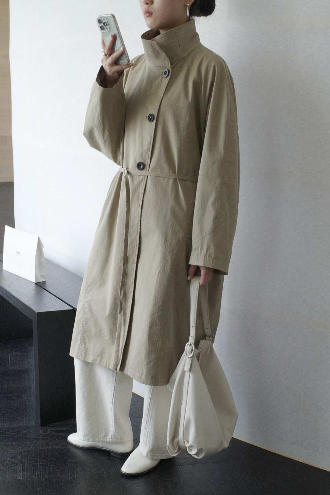 17a33 Trench coat with stand collar