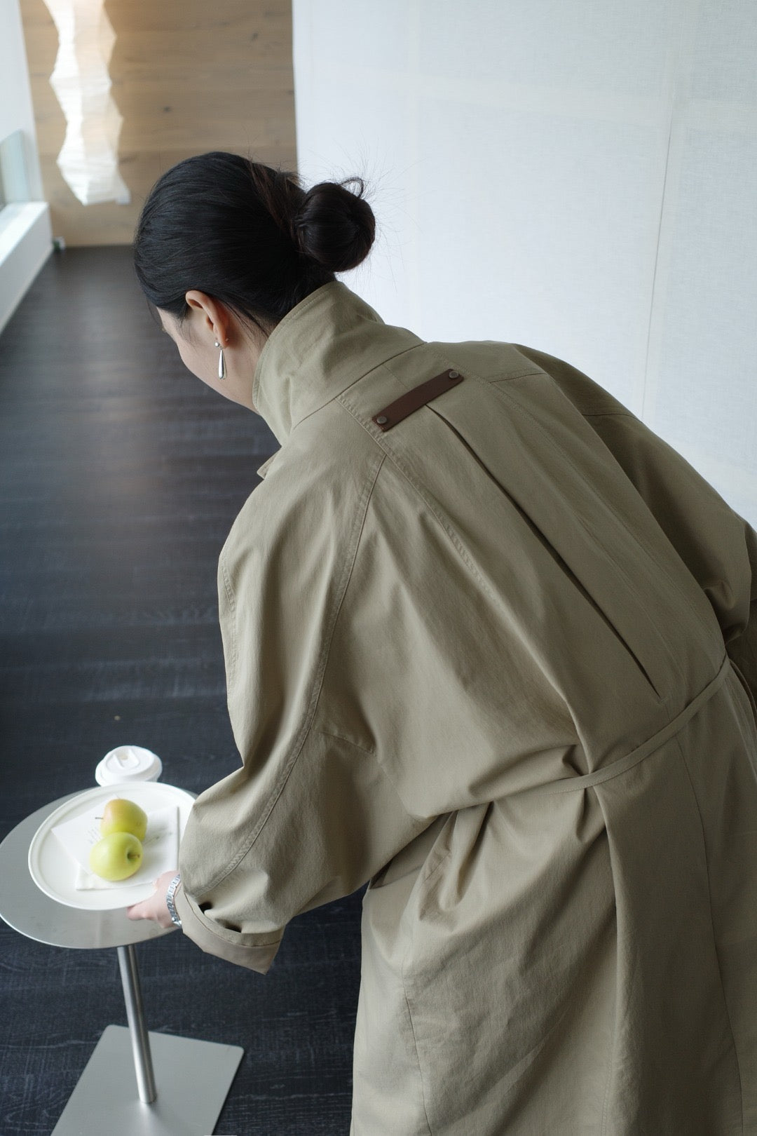 17a33 Trench coat with stand collar