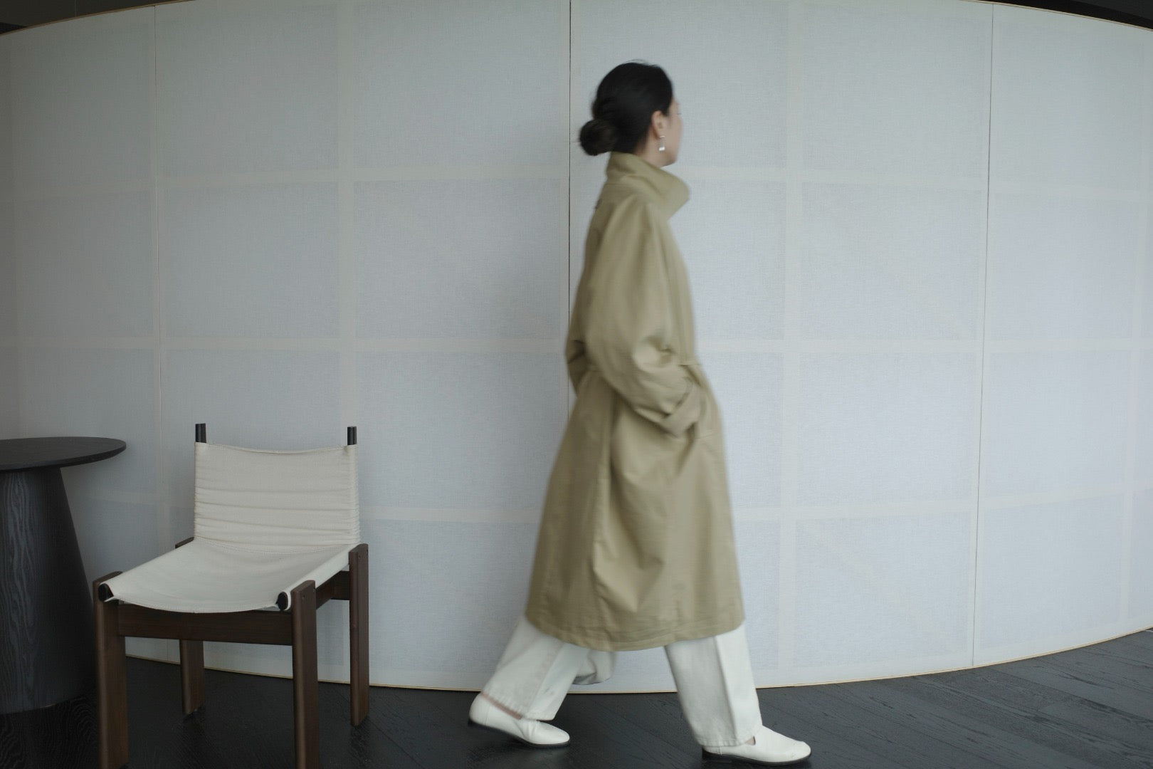 17a33 Trench coat with stand collar