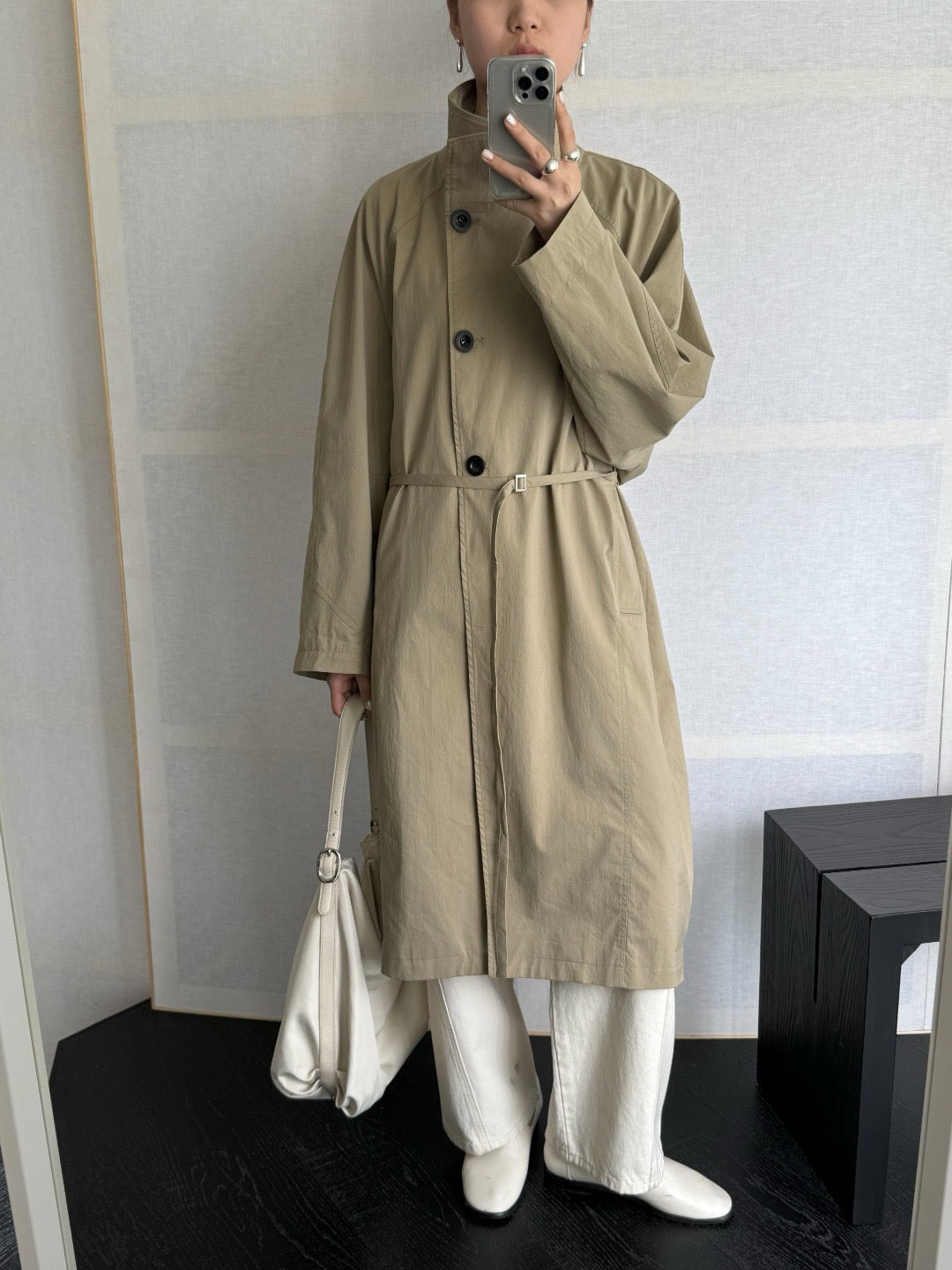 17a33 Trench coat with stand collar