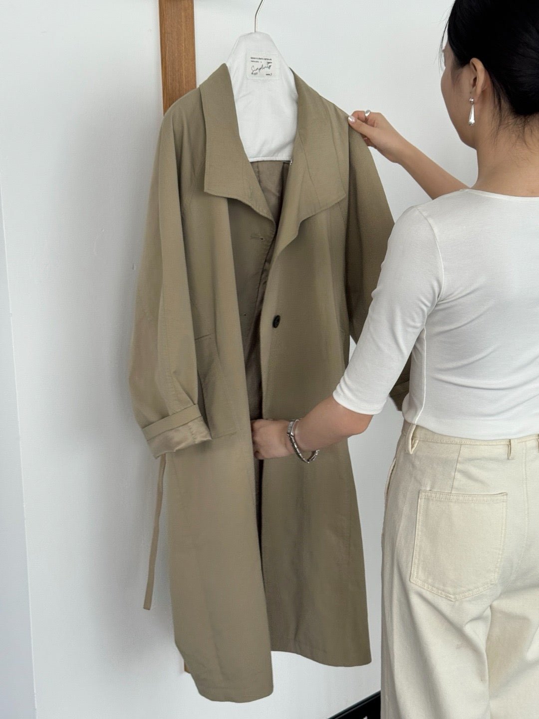 17a33 Trench coat with stand collar
