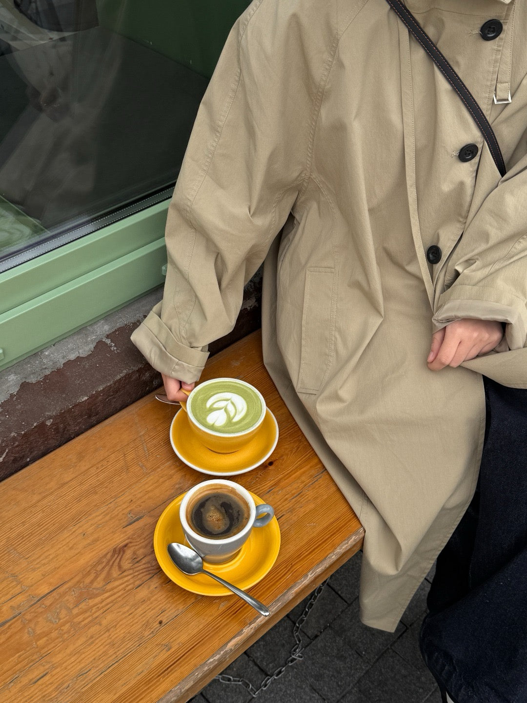 17a33 Trench coat with stand collar