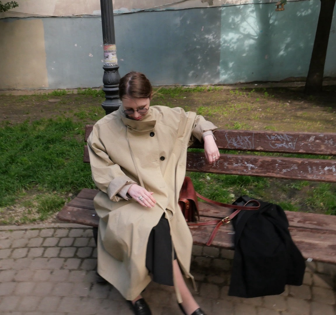 17a33 Trench coat with stand collar