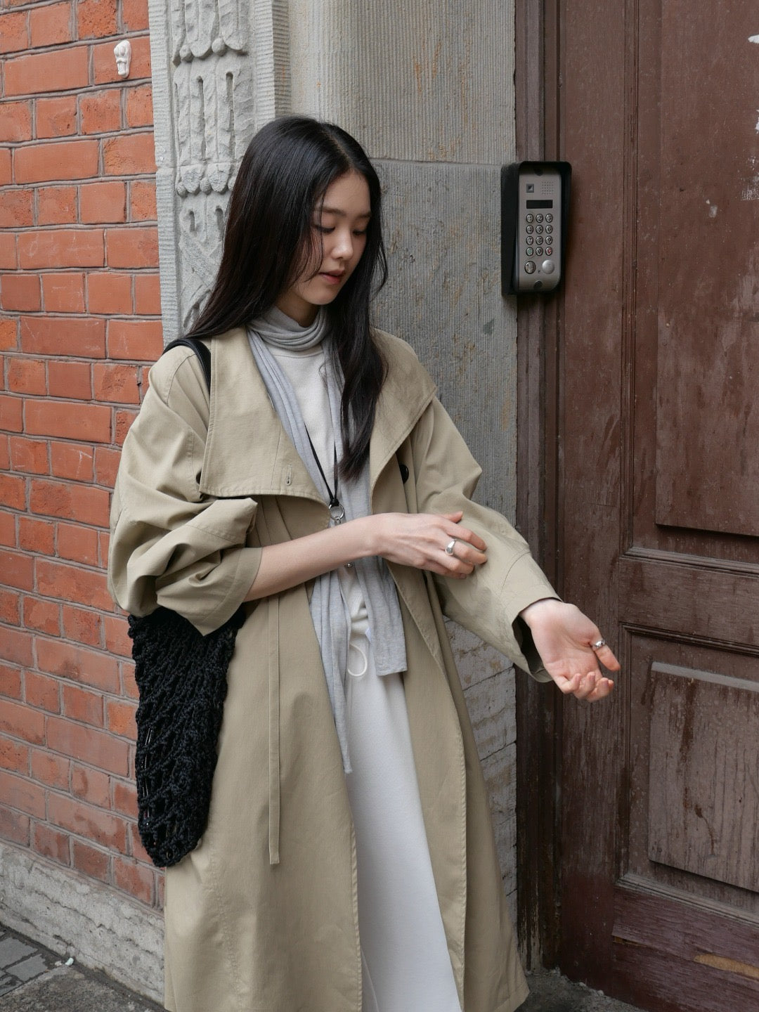 17a33 Trench coat with stand collar