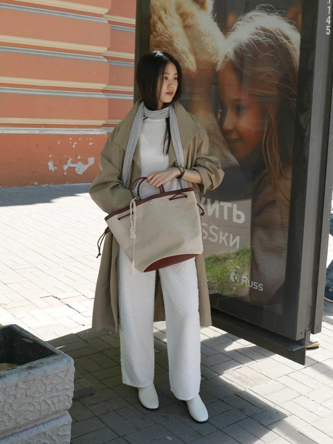 17a33 Trench coat with stand collar