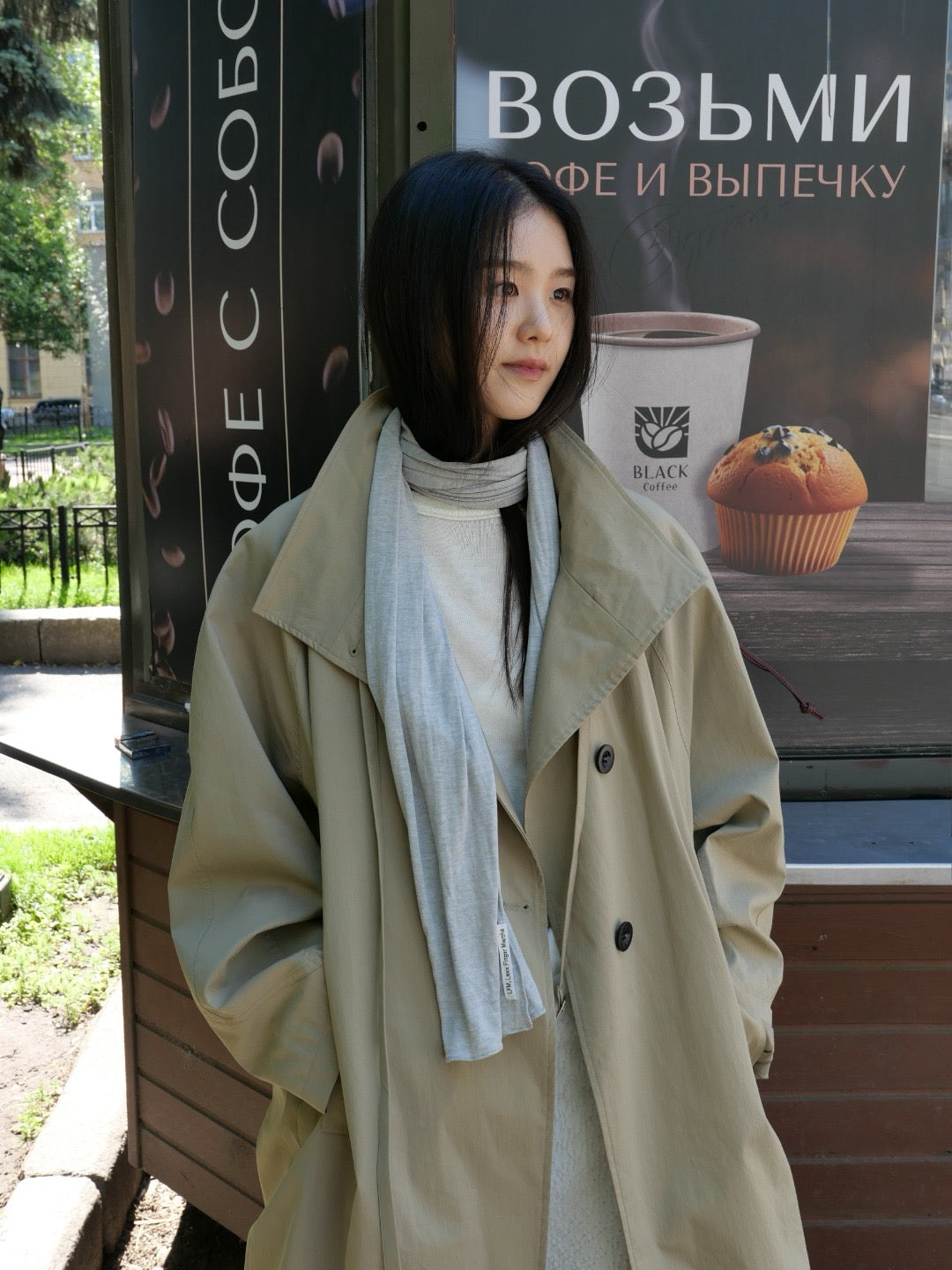 17a33 Trench coat with stand collar
