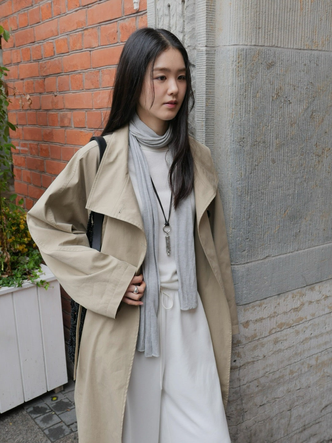 17a33 Trench coat with stand collar
