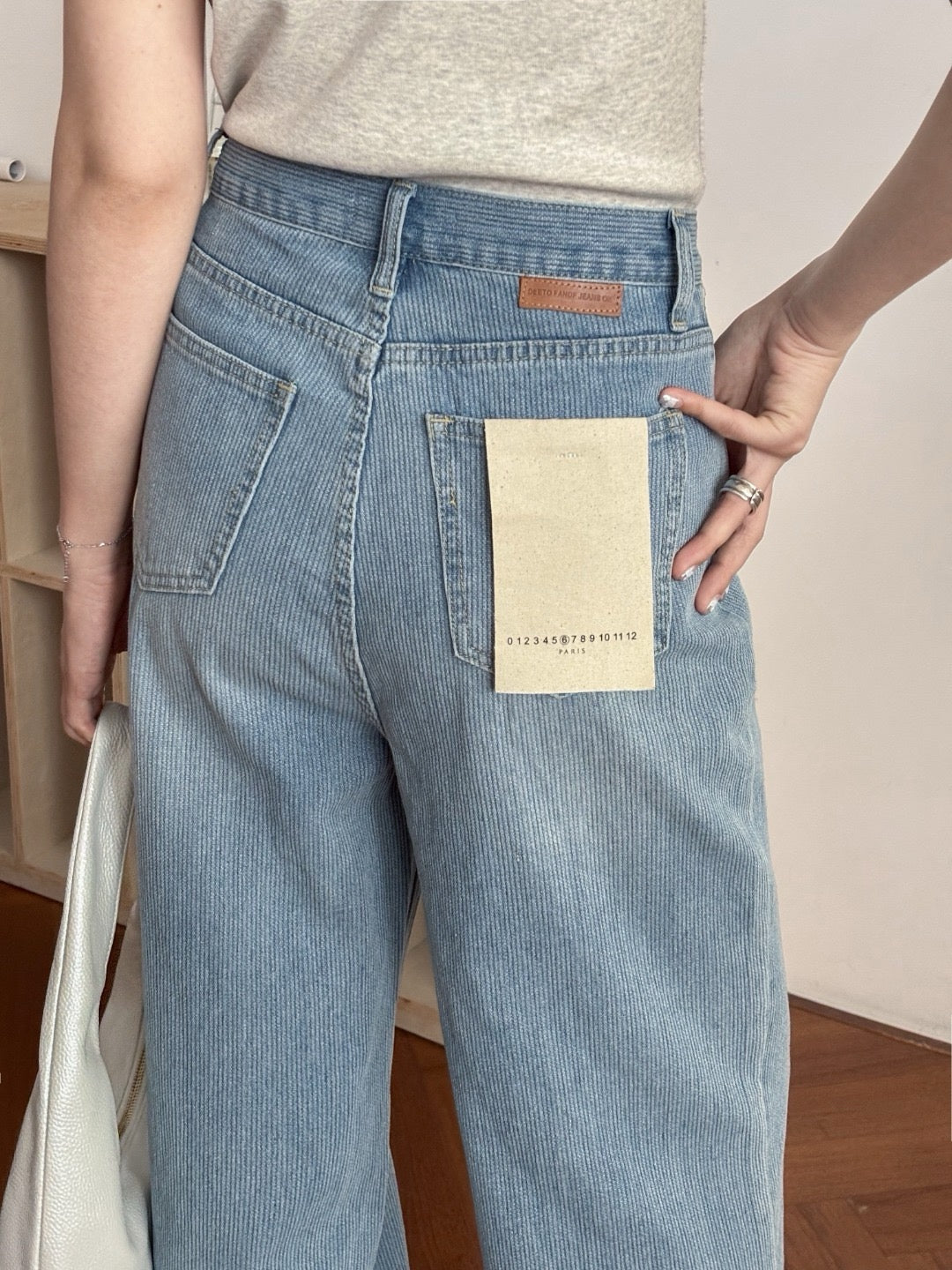 17q23 Straight-leg jeans