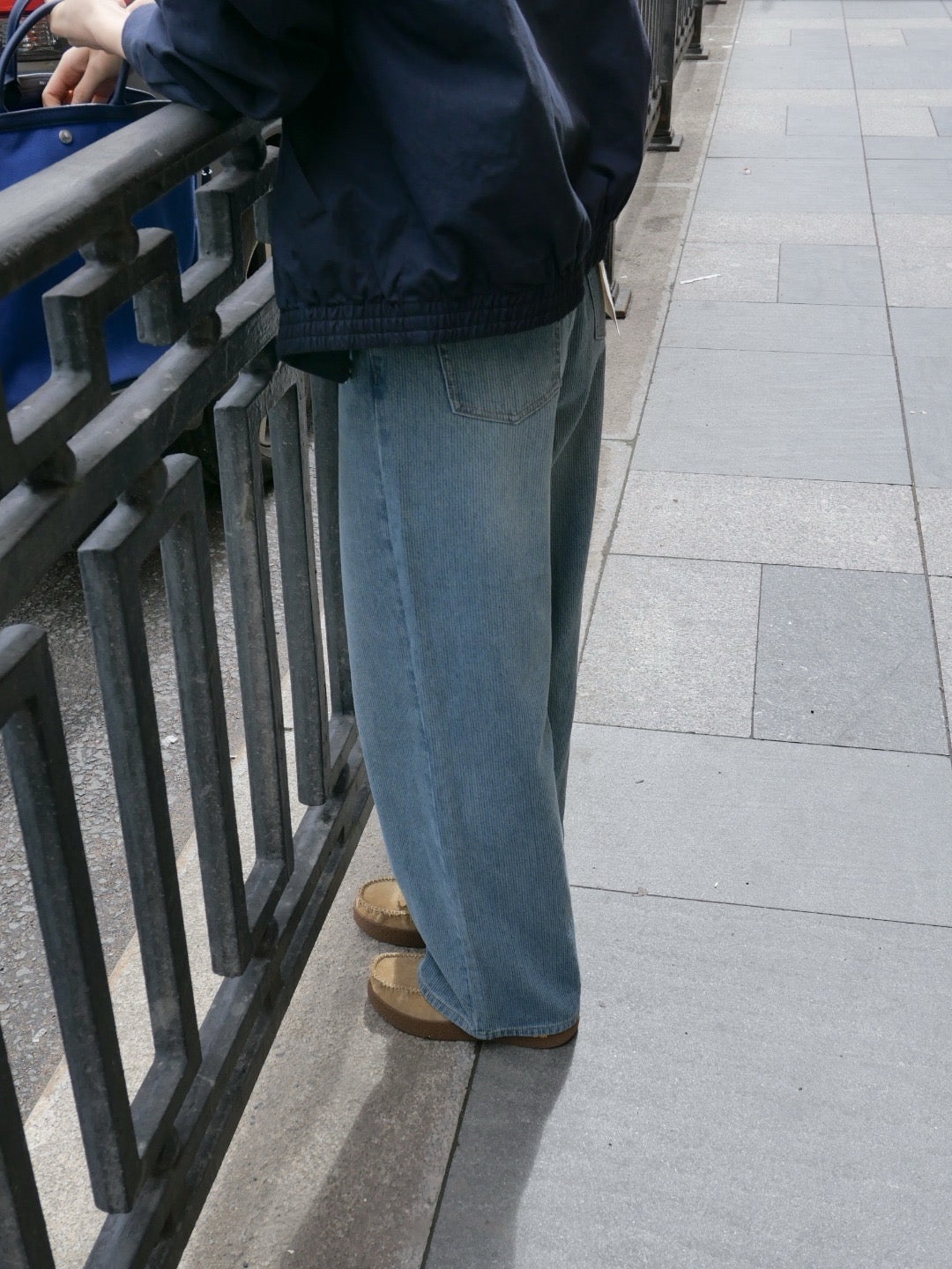 17q23 Straight-leg jeans
