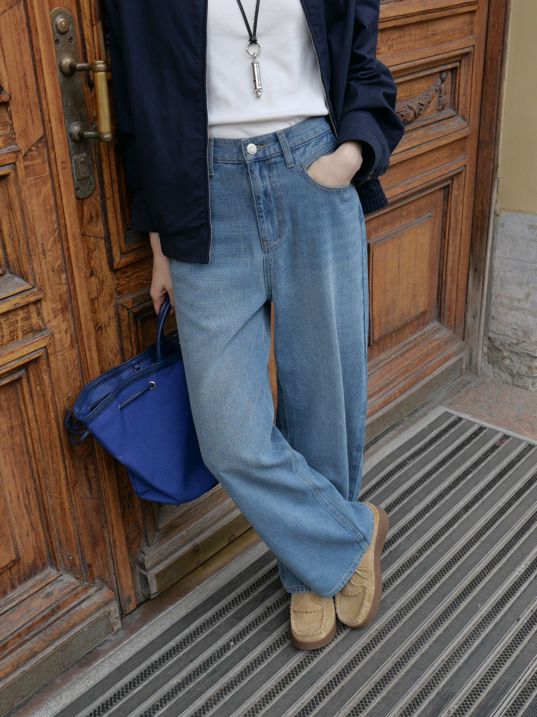 17q23 Straight-leg jeans