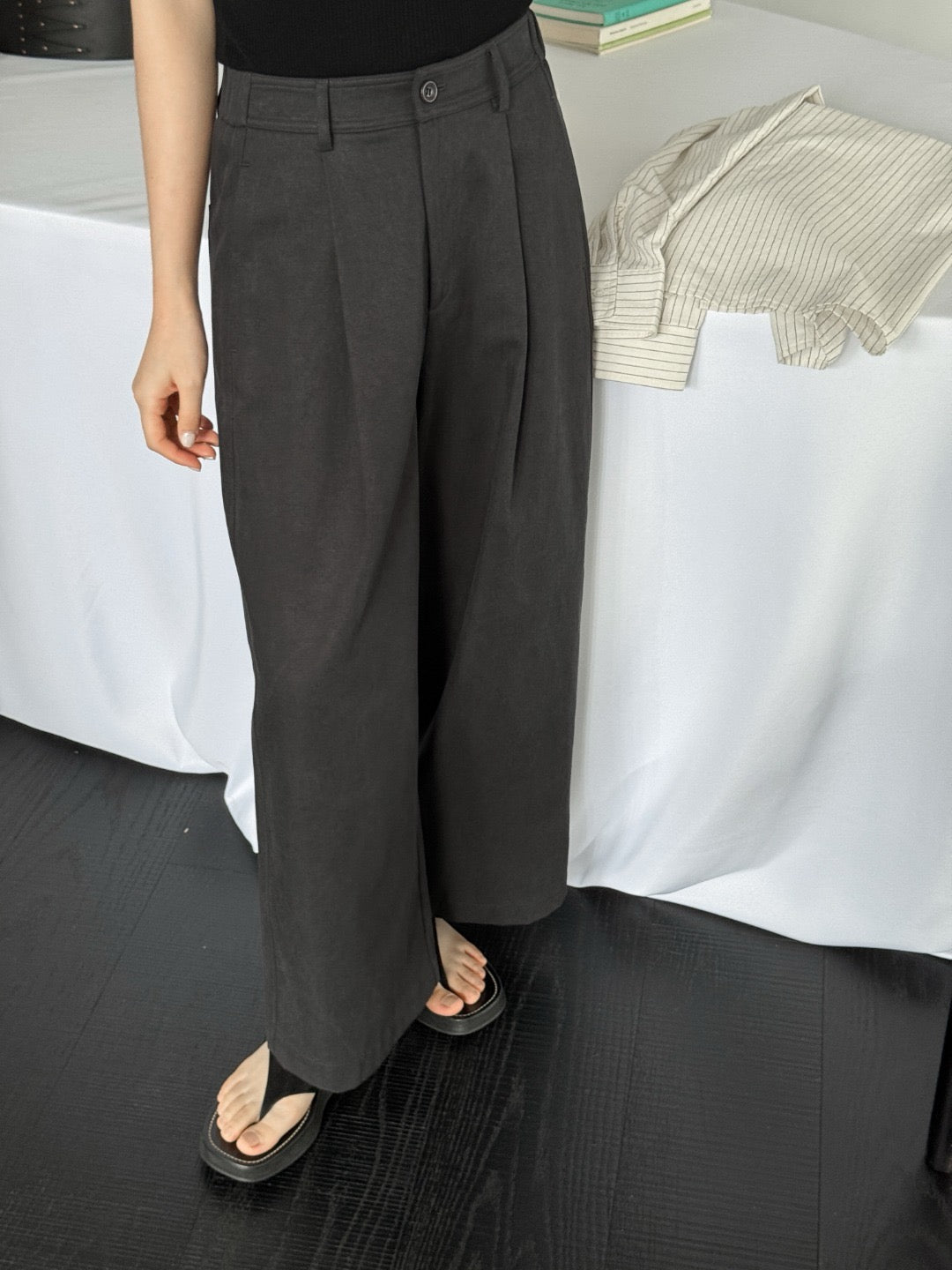 17q24 Basic wool-blend khaki shorts with elastic waist