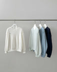 17a34 Basic crew-neck sweater