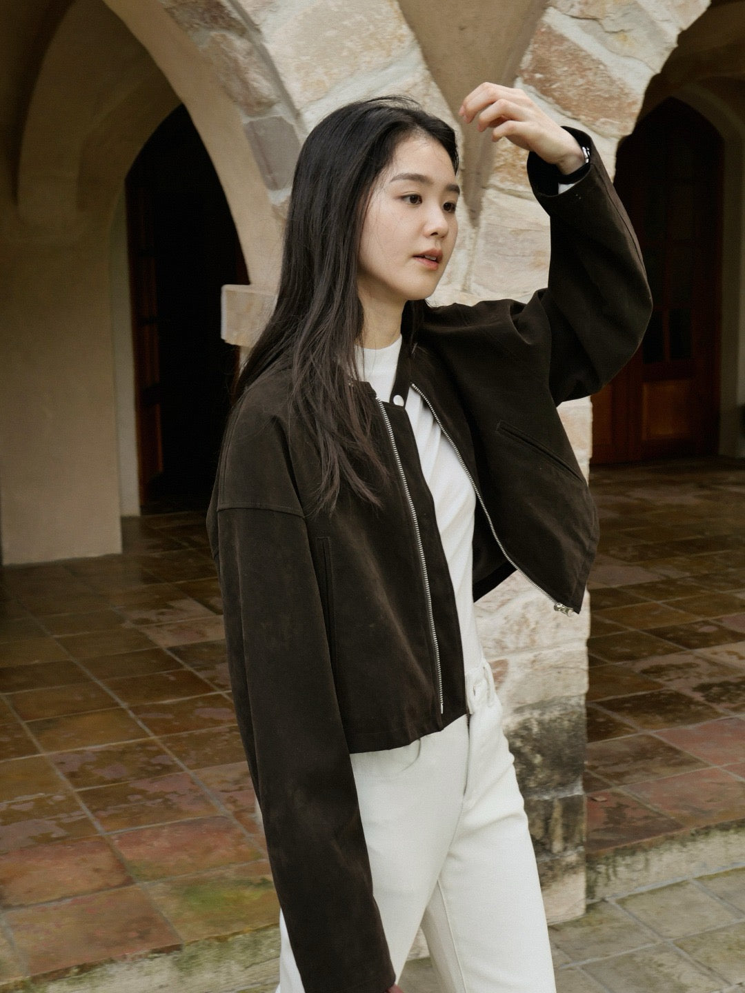 17a22 Short leather jacket with stand collar